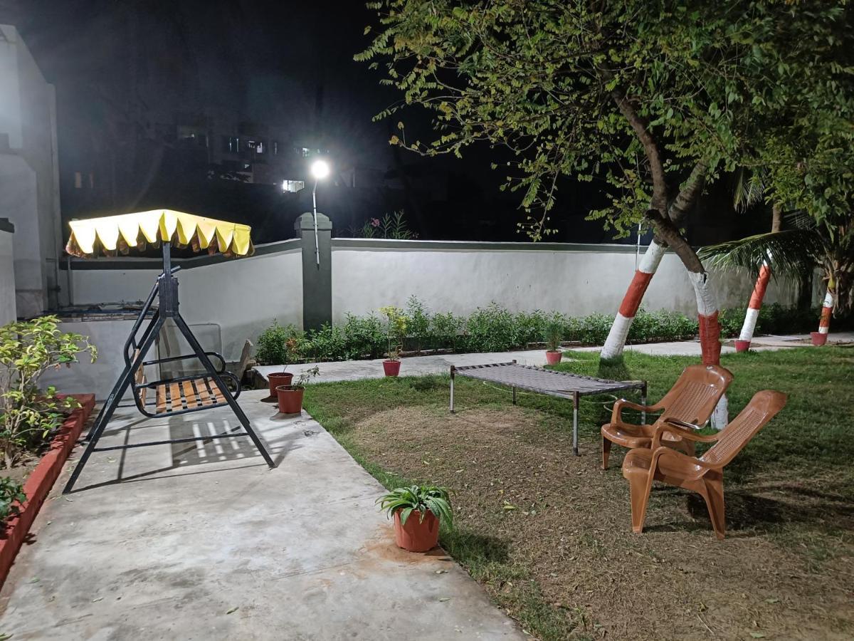 Chitrakut Bungalows Dwārka Bagian luar foto